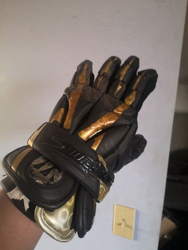 Used Warrior Macdaddy Lacrosse Gloves 13"