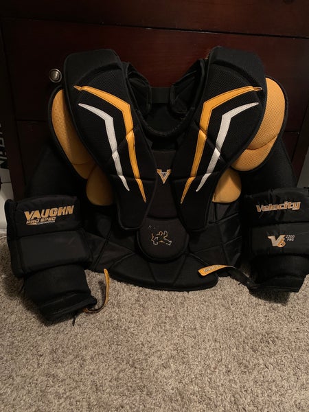 Large Vaughn Velocity V6 Pro Goalie Chest Protector