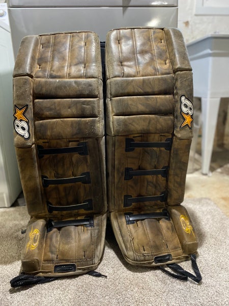 Used 35" Brian's Zero G Goalie Leg Pads