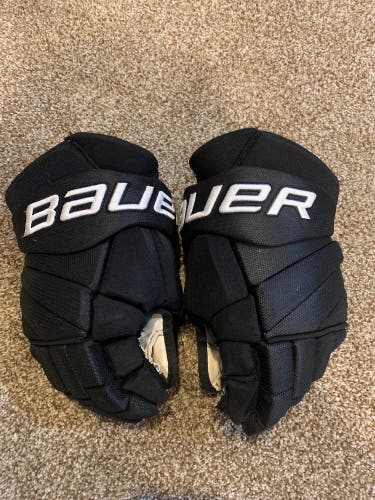 Like new Bauer vapor pro team gloves 14”