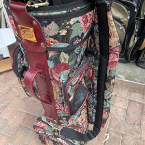 Woman’s golf cart bag classic style