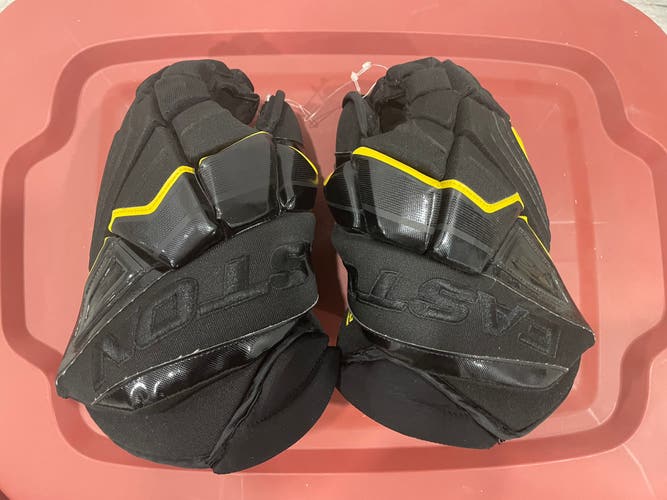 New EASTON STEALTH RS GLOVES - SENIOR 13”