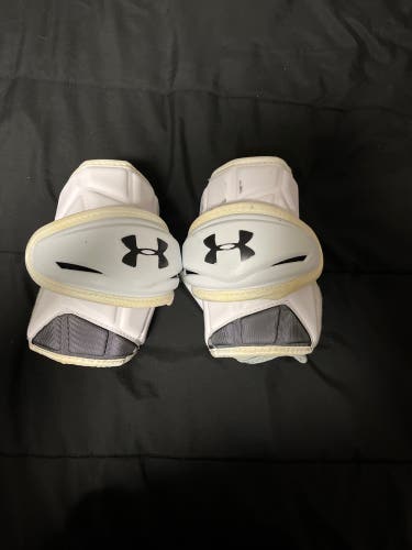 Used Medium Under Armour Command Pro Arm Pads