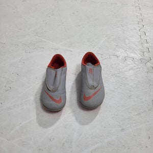 Grey / Red Used Boys Youth 10.5 Nike Mercurial Soccer Cleats