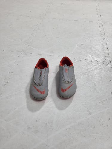 Grey / Red Used Boys Youth 10.5 Nike Mercurial Soccer Cleats