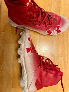 Red Unisex Used Size 7.5 (Women's 8.5) Molded Cleats Under Armour Low Cut Highlight
