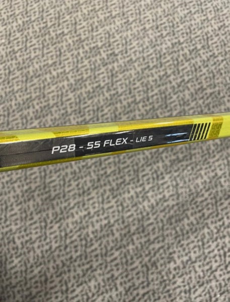 Intermediate Right Handed P28 Supreme UltraSonic Hockey Stick