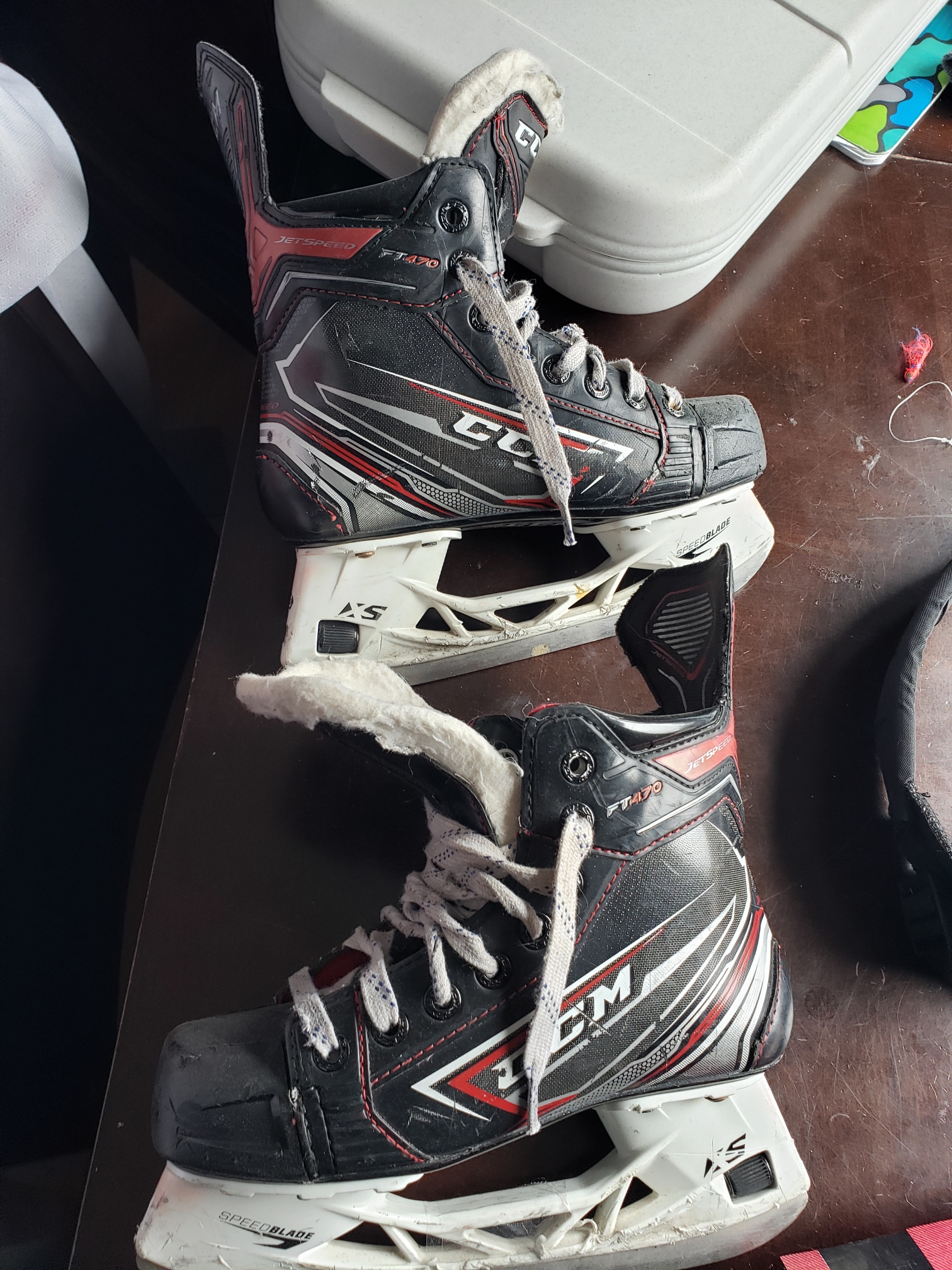 Junior Used CCM JetSpeed FT470 Hockey Skates Regular Width Size 2.5