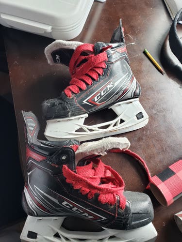 Junior Used CCM JetSpeed FT470 Hockey Skates Regular Width Size 4.5