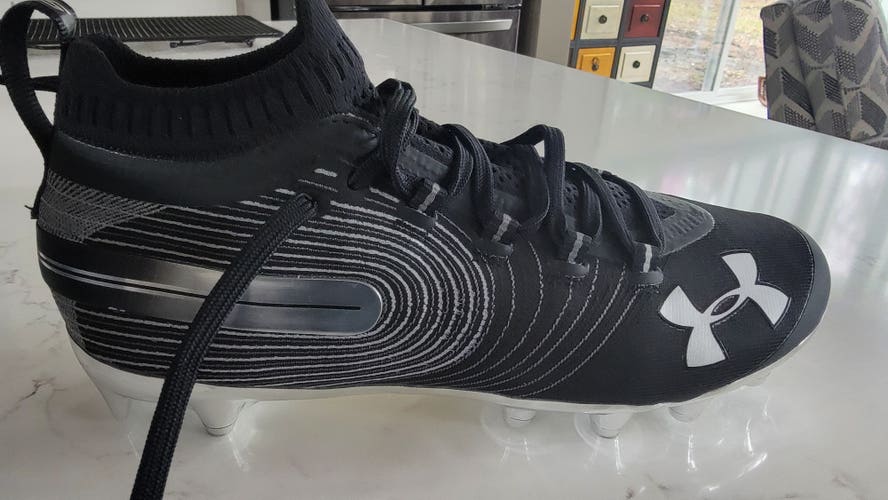 New Unisex Size 9.5 (Women's 10.5) Molded Cleats Under Armour Low Cut Spotlight MC