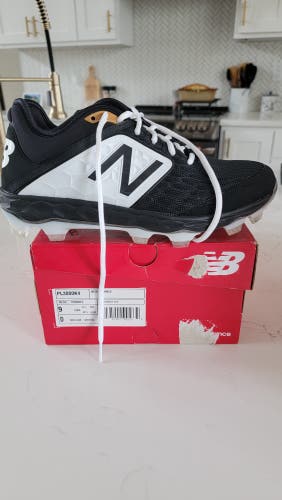 Black New Adult Men's Size 9.0 (Women's 10) Molded Cleats New Balance Low Cut 3000v4