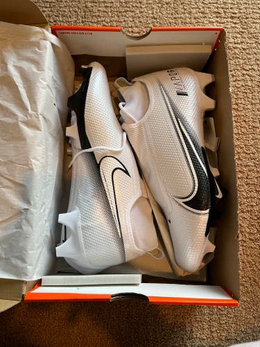 White Adult Size Men's 10.5 (W 11.5) Nike