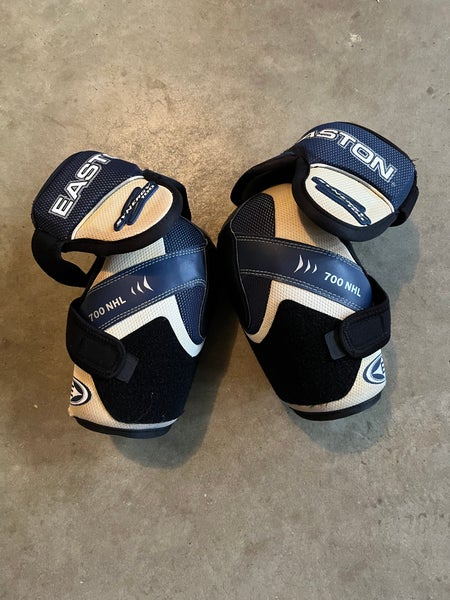 Pro Stock Easton Synergy 700 NHL Elbow Pads, Large, Used.
