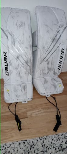 Used 32" Bauer Vapor 3X Goalie Leg Pads