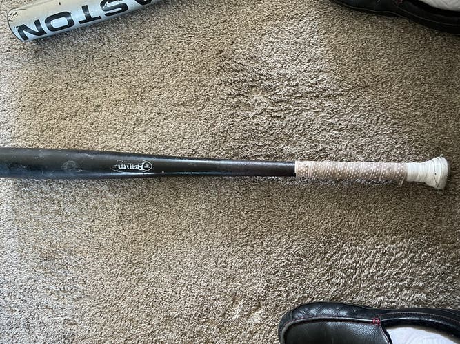 USED BAUM BAT, USED FOR ONE SUMMER, IN GREAT CONDITION