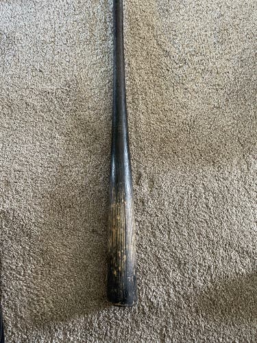 Used  (-3) 30 oz 33" baum bat Bat