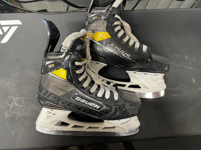 Junior Bauer Regular Width Size 3 Supreme 3S Pro Hockey Skates