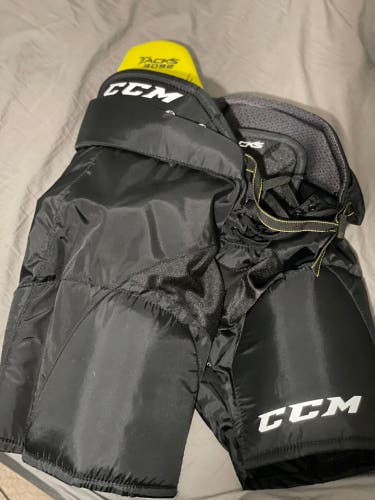 Junior Medium CCM Tacks 3092 Hockey Pants