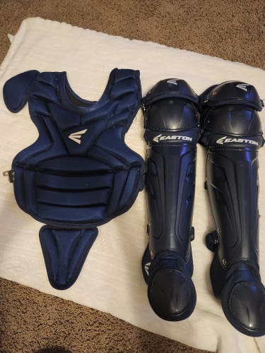 Easton Gametime chest protector/shinguards. Age 9-12. Blue. Excellent condition