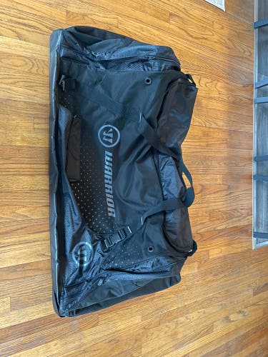 WARRIOR RITUAL GOALIE ROLLER BAG - SENIOR