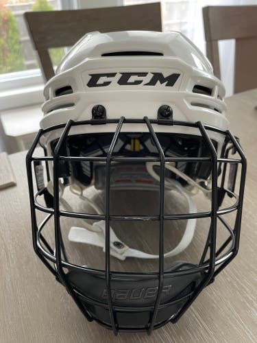 Used Small CCM Tacks 910 Helmet