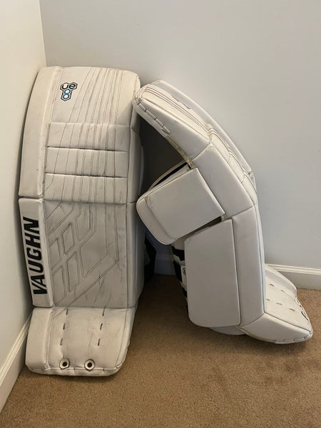 33+2 Vaughn Velocity VE8 Pro Carbon Goalie Leg Pads