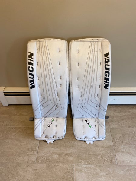 Vaughn SLR2 Pro 32”+2 goalie pads.