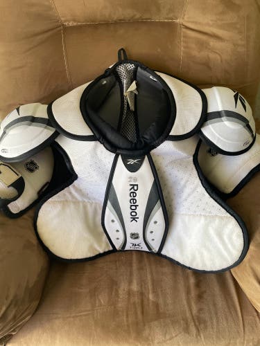 Reebok 7K Pro Stock NHL Shoulder Pads (Size XL)