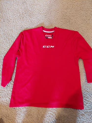 Red JR L/XL CCM Hockey Jersey