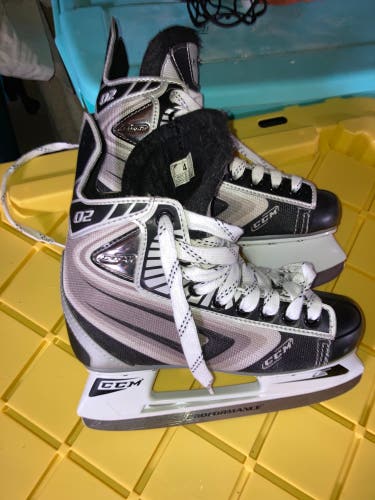Used CCM  Pro Stock Size 4 U+ 02 Hockey Skates