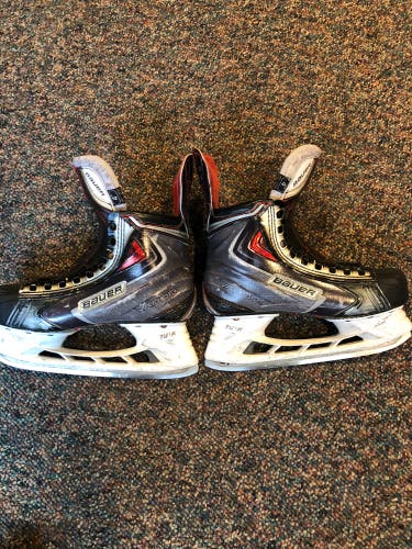 Junior Bauer   Size 4 Vapor APX2 Hockey Skates