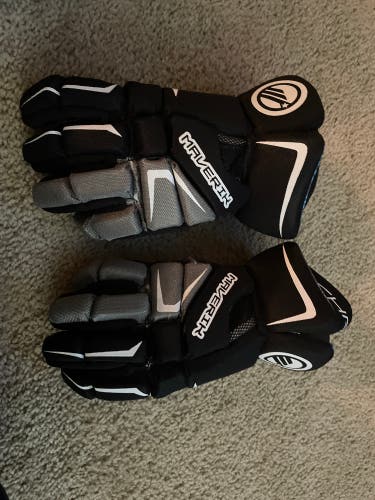 Lacrosse size 10 youth gloves
