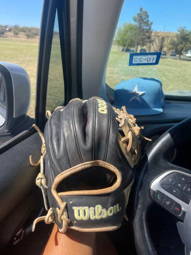 11.5" A2000 1786 Baseball Glove