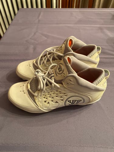 White Unisex Size 9.5 (Women's 10.5) Low Cut Adonis