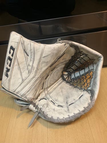 White Senior Regular Premier II Pro Glove 590