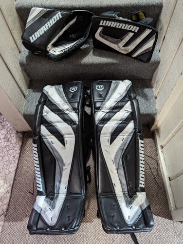 EXCELLENT SHAPE 36+1 Warrior Messiah Goalie Leg Pads with MATCHING GLOVE AND BLOCKER !!