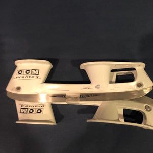 Ccm skate holders