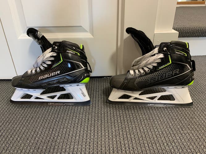 Like New: Senior Bauer Pro Hockey Goalie Skates Size 7.5