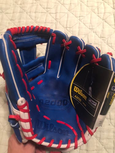 New Right Hand Throw 11.5" A2000 Baseball Glove