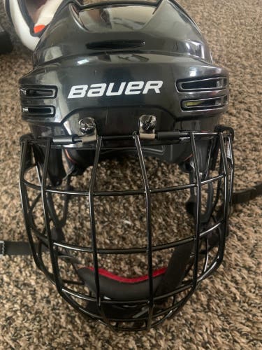Used Large Bauer Re-Akt 75 Helmet