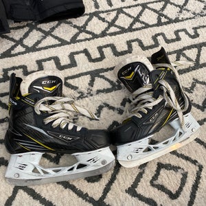 Junior CCM Regular Width  Size 3 Super Tacks 9370 Hockey Skates