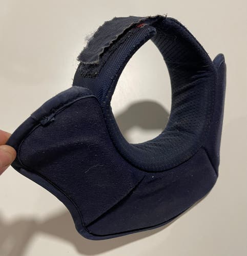 Vaughn goalie neckguard