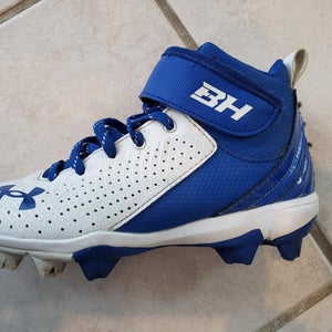 Blue size 1.5y Under Armour Cleats