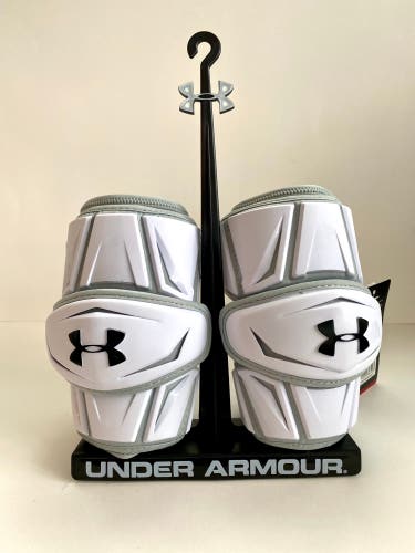 New Medium Under Armour Revenant Elbow Pads
