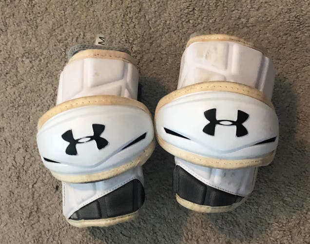 Used Medium Under Armour Command Pro Arm Pads