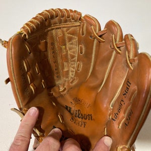 Used Wilson Right Hand Throw Outfield A2491 Baseball Glove 11"
