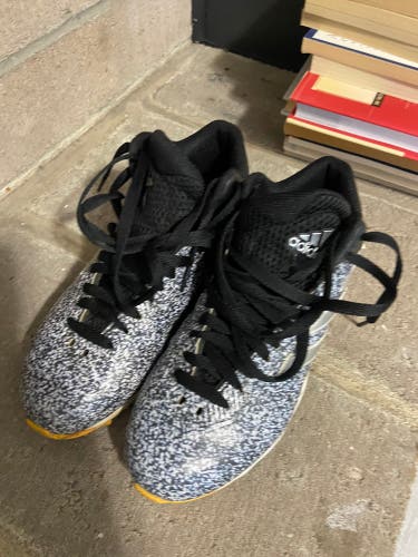 5.5 Adidas Freak Ghost Warning Cleat