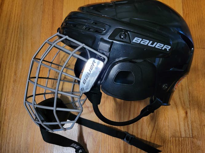 Used Small Bauer BHH2100S Helmet with fm2100 Small Cage