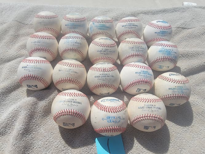 Used Rawlings Official Major League Baseballs 18 Pack