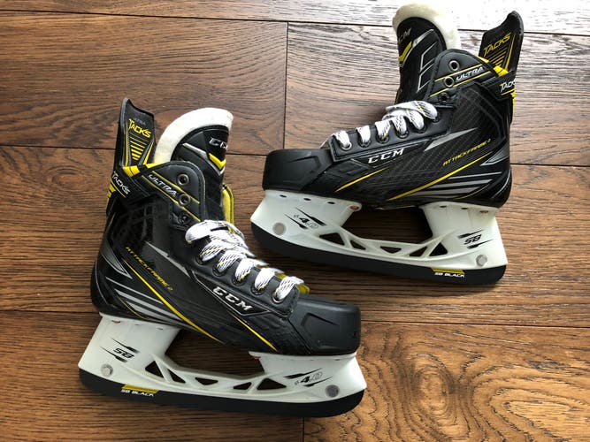 New Senior CCM Ultra Tacks Hockey Skates Regular Width Size 6D